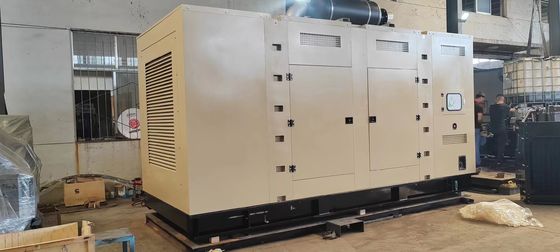 Richting Injectie 1000KVA Guangxi Yuchai Stil luidspreker Diesel generator ingesteld voor 50/60HZ frequentie
