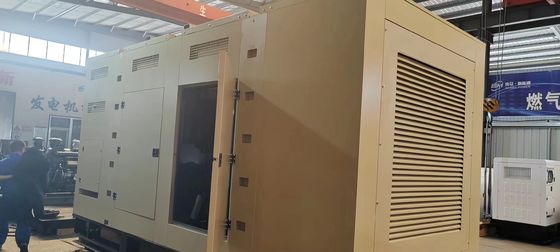 Richting Injectie 1000KVA Guangxi Yuchai Stil luidspreker Diesel generator ingesteld voor 50/60HZ frequentie
