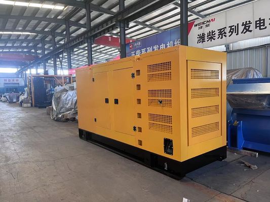 Waterkoeling 300 kW Yuchai Diesel Generator Set voor Silent Box Backup Power